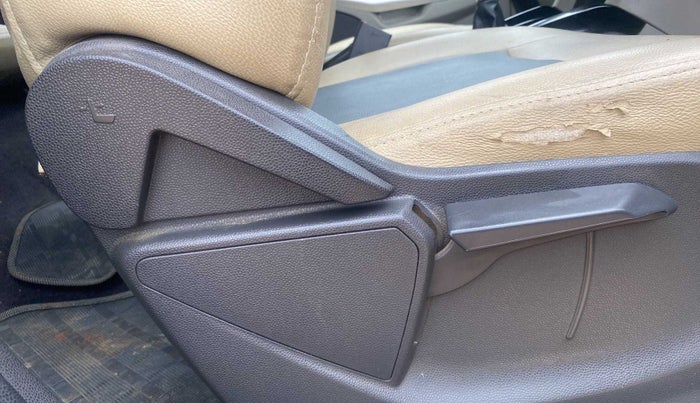 2016 Ford Ecosport TREND+ 1.5L DIESEL, Diesel, Manual, 58,276 km, Driver Side Adjustment Panel