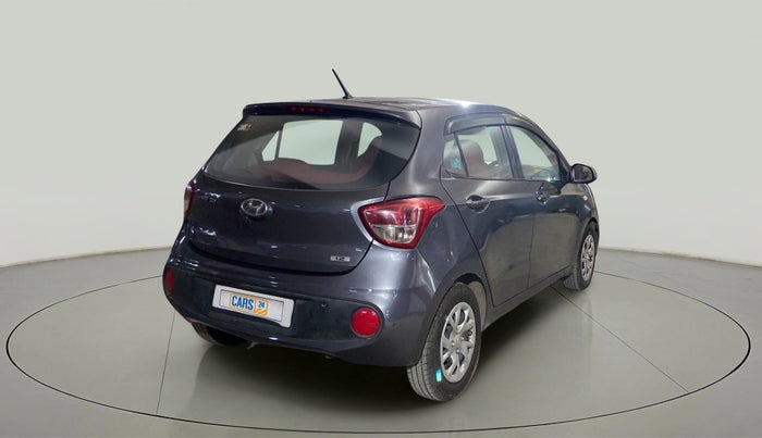 2017 Hyundai Grand i10 SPORTZ 1.2 KAPPA VTVT, CNG, Manual, 99,180 km, Right Back Diagonal