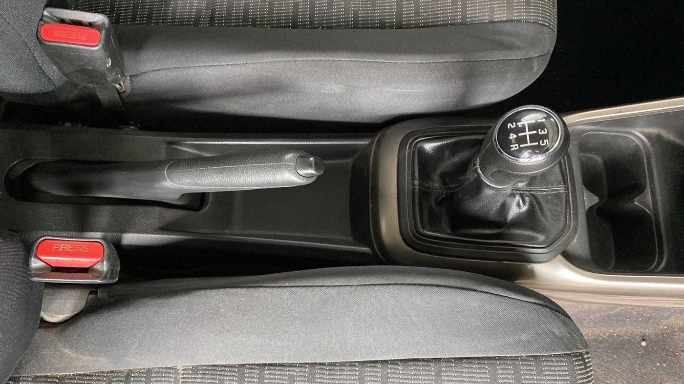 2017 Maruti IGNIS SIGMA 1.2, Petrol, Manual, 51,772 km, Gear Lever