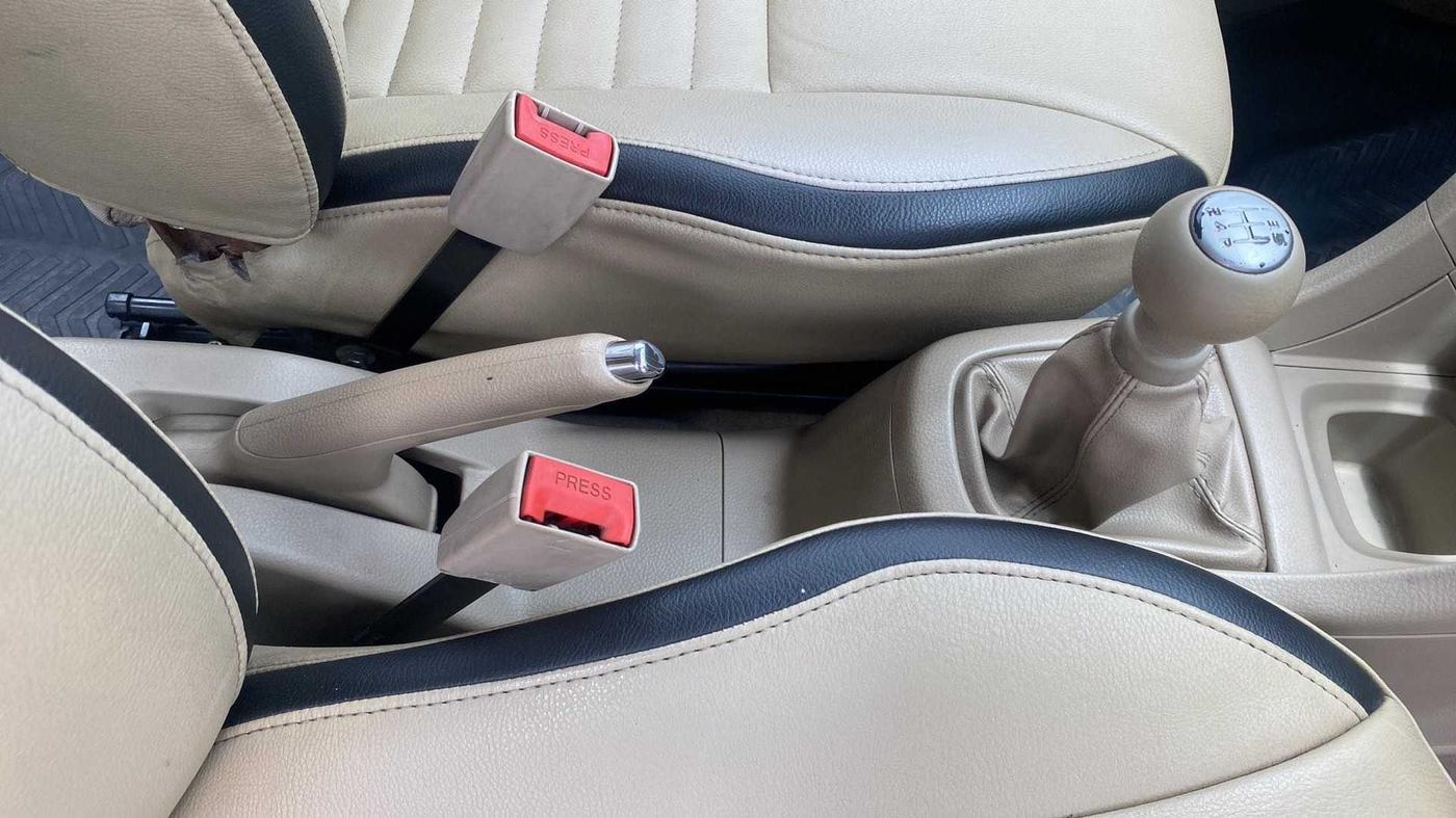 2013 Maruti Ertiga ZXI, Petrol, Manual, 92,460 km, Gear Lever