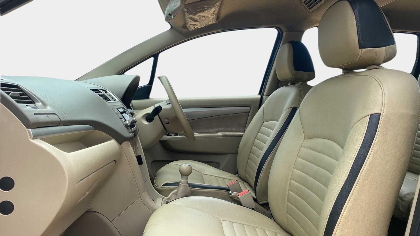 2013 Maruti Ertiga ZXI, Petrol, Manual, 92,460 km, Right Side Front Door Cabin