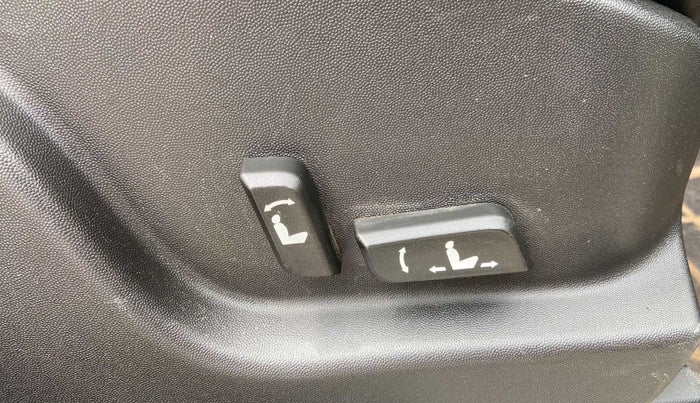 2018 Mahindra XUV500 W11 AT, Diesel, Automatic, 87,907 km, Driver Side Adjustment Panel