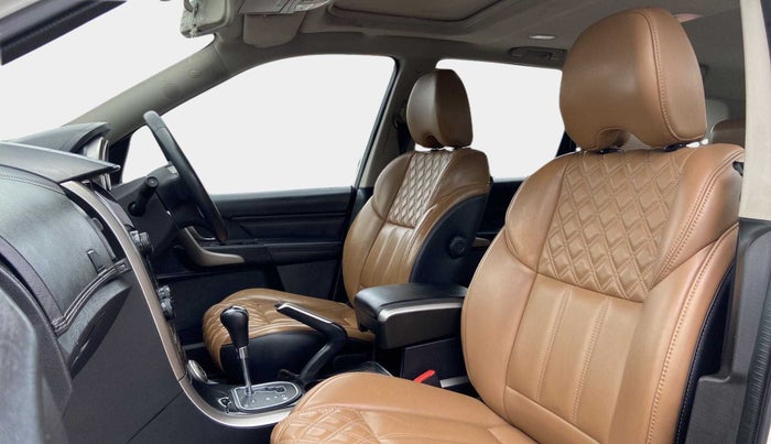 2018 Mahindra XUV500 W11 AT, Diesel, Automatic, 87,907 km, Right Side Front Door Cabin