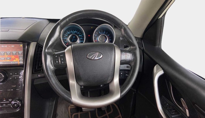 2018 Mahindra XUV500 W11 AT, Diesel, Automatic, 87,907 km, Steering Wheel Close Up