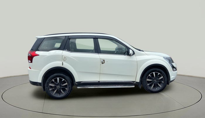 2018 Mahindra XUV500 W11 AT, Diesel, Automatic, 87,907 km, Right Side View