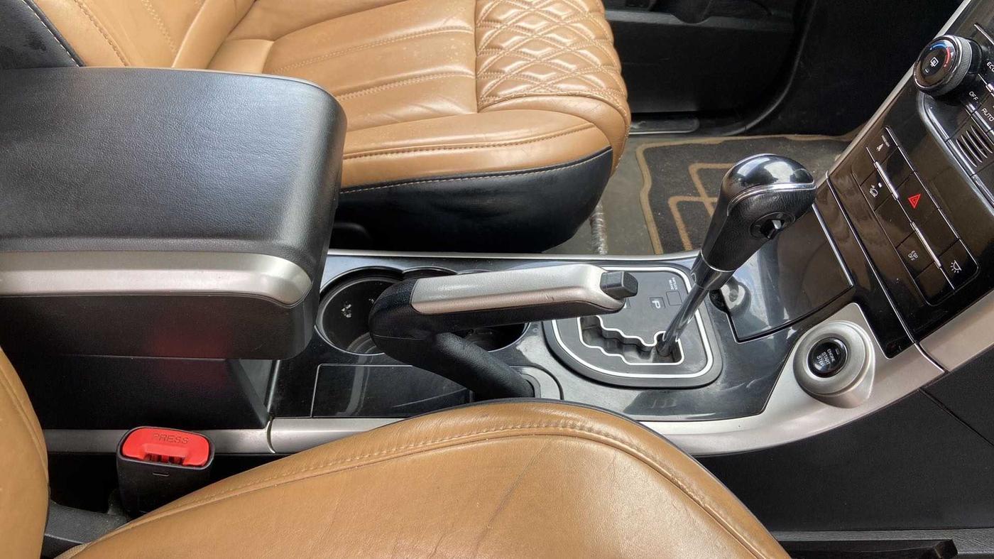 2018 Mahindra XUV500 W11 AT, Diesel, Automatic, 87,907 km, Gear Lever