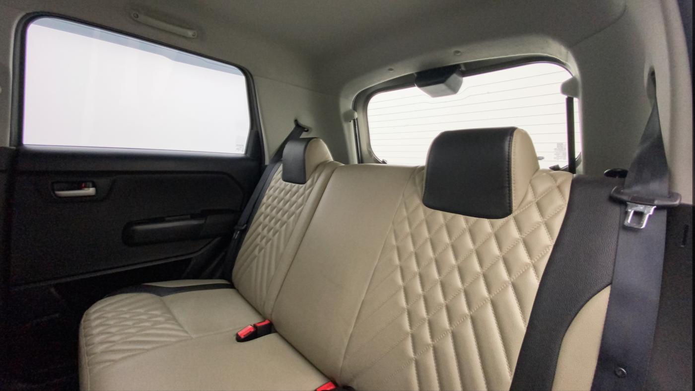 2020 Maruti New Wagon-R ZXI 1.2, Petrol, Manual, 35,706 km, Right Side Rear Door Cabin