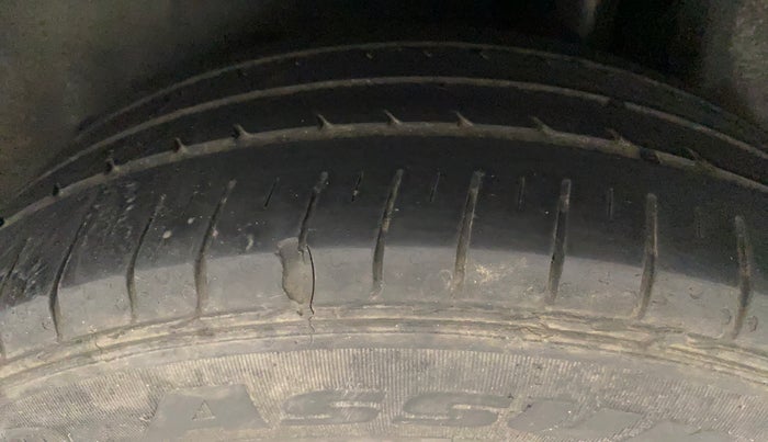 2022 Maruti Ciaz ZETA 1.5 SHVS MT PETROL, Petrol, Manual, 46,547 km, Left Rear Tyre Tread