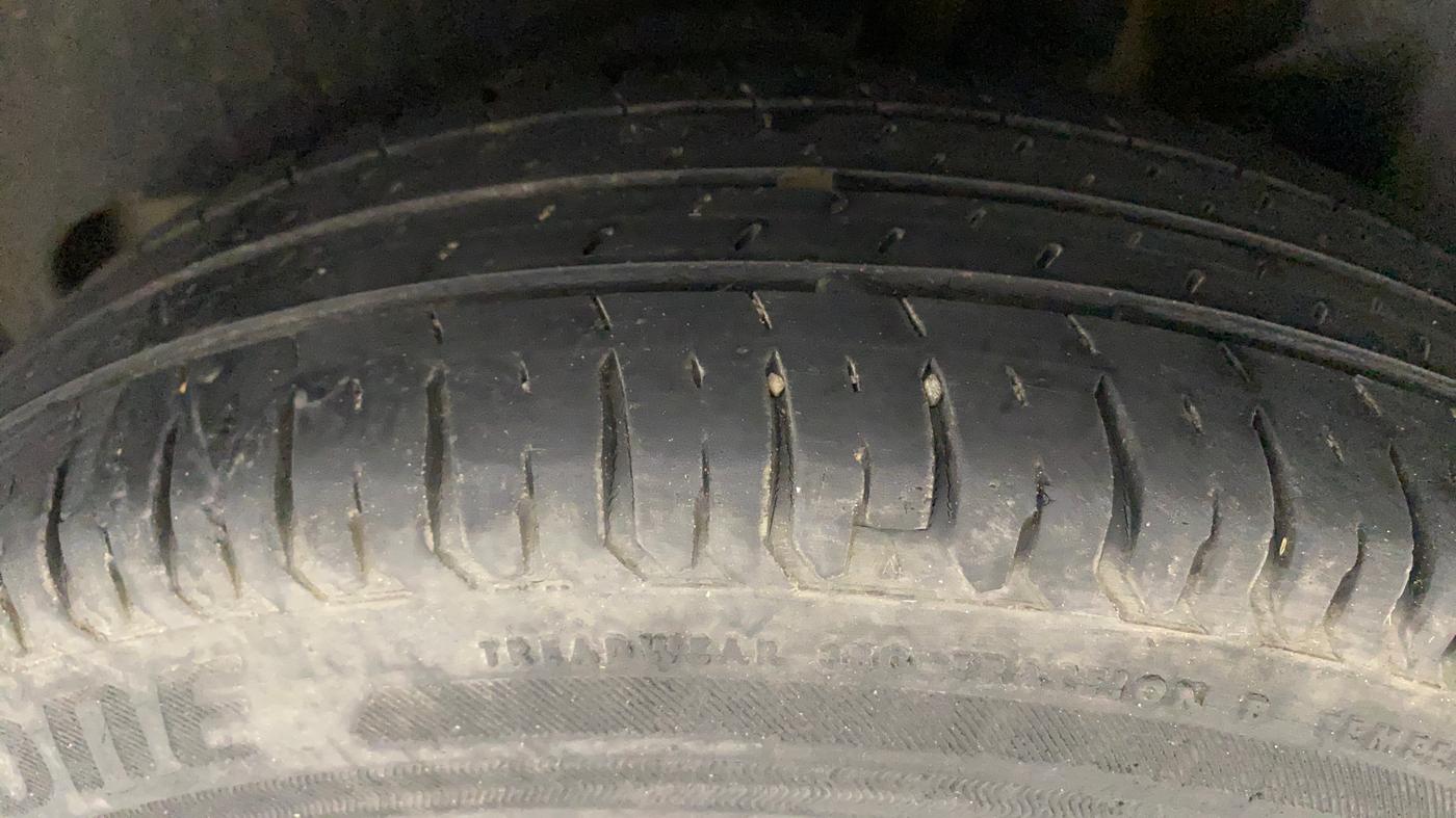2018 Maruti Dzire VXI, Petrol, Manual, 30,781 km, Left Rear Tyre Tread