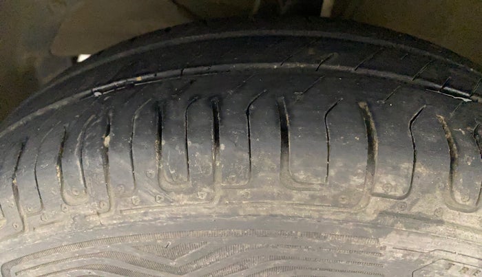 2018 Maruti Dzire VXI, Petrol, Manual, 30,781 km, Left Front Tyre Tread