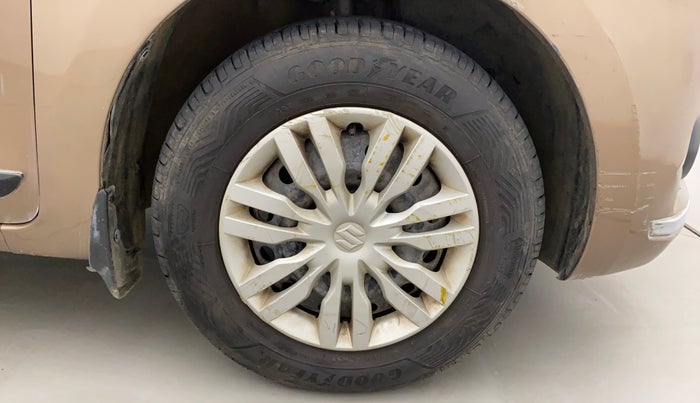 2018 Maruti Dzire VXI, Petrol, Manual, 30,781 km, Right Front Wheel