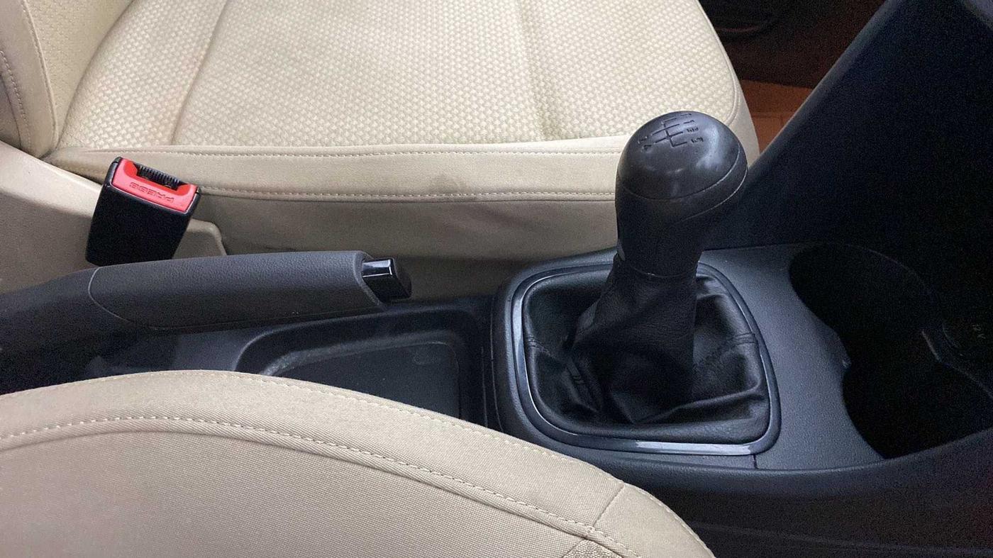 2016 Volkswagen Ameo COMFORTLINE PLUS 1.2L, Petrol, Manual, 74,091 km, Gear Lever