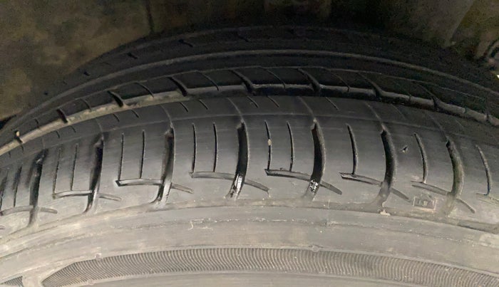 2019 Hyundai Grand i10 SPORTZ 1.2 KAPPA VTVT, Petrol, Manual, 52,756 km, Left Rear Tyre Tread