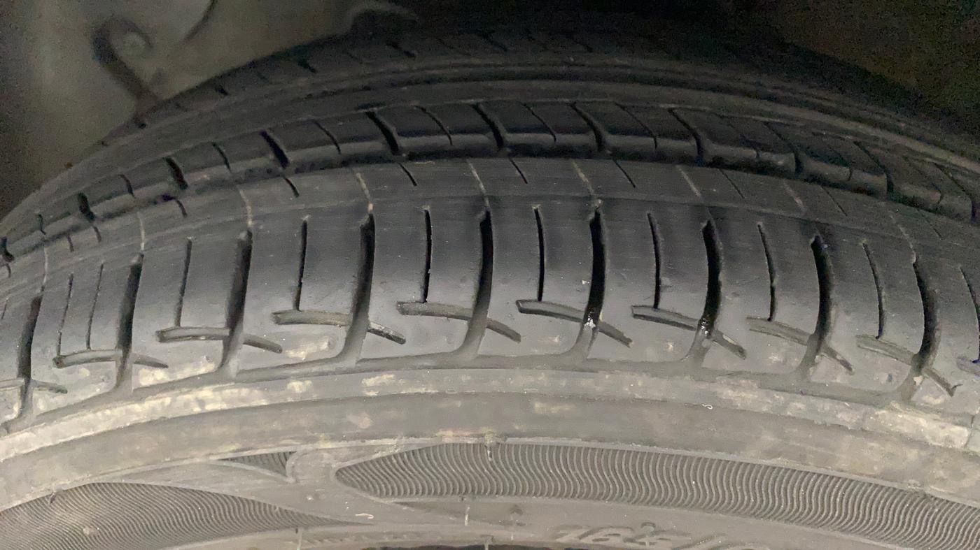 2019 Hyundai Grand i10 SPORTZ 1.2 KAPPA VTVT, Petrol, Manual, 52,756 km, Left Front Tyre Tread