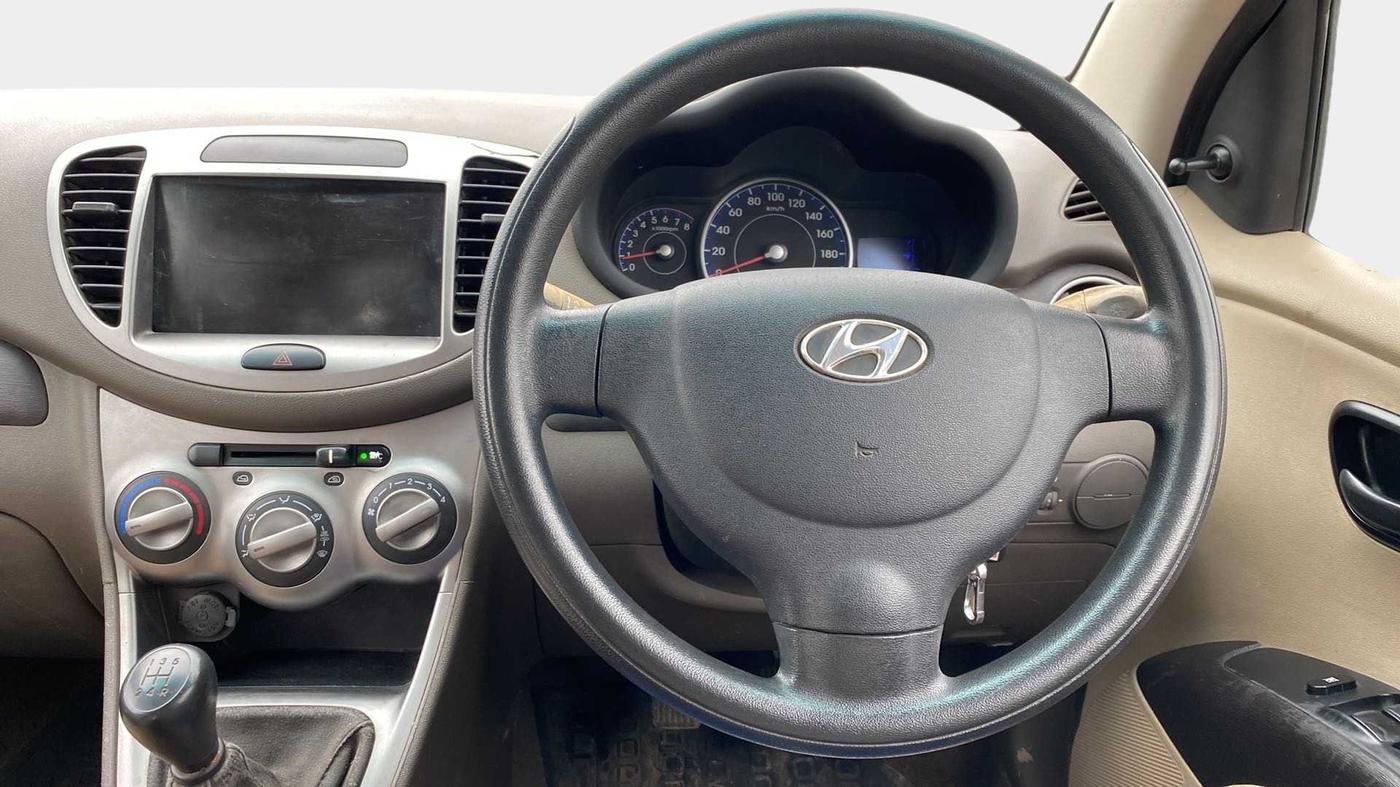 2014 Hyundai i10 MAGNA 1.1, Petrol, Manual, 50,220 km, Steering Wheel Close Up