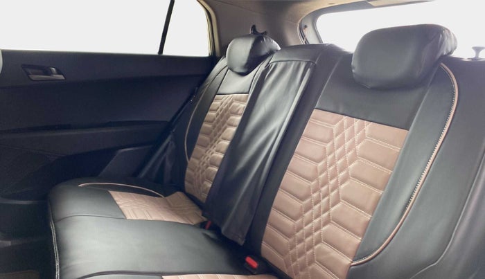 2017 Hyundai Creta SX PLUS 1.6 PETROL, Petrol, Manual, 63,693 km, Right Side Rear Door Cabin
