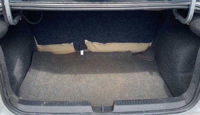 2017 Volkswagen Ameo HIGHLINE1.2L PLUS 16 ALLOY, Petrol, Manual, 33,291 km, Boot Inside