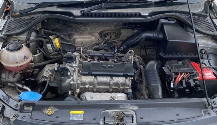 2017 Volkswagen Ameo HIGHLINE1.2L PLUS 16 ALLOY, Petrol, Manual, 33,291 km, Open Bonet