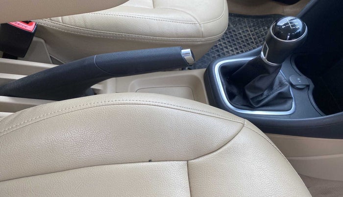 2017 Volkswagen Ameo HIGHLINE1.2L PLUS 16 ALLOY, Petrol, Manual, 33,291 km, Gear Lever