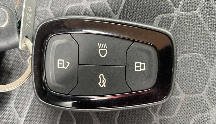 2023 Tata ALTROZ XZ I-TURBO PETROL, Petrol, Manual, 15,148 km, Key Close Up