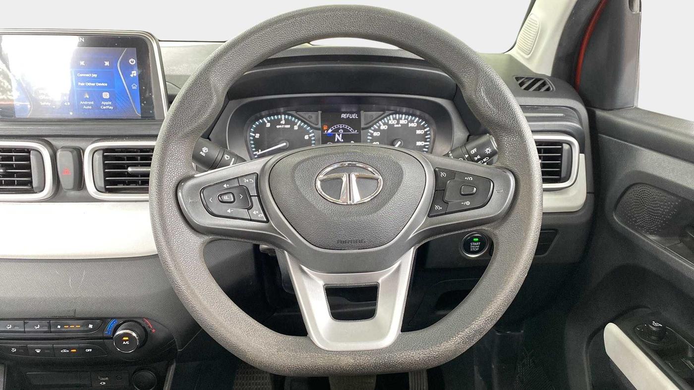 2022 Tata PUNCH ACCOMPLISHED AMT, Petrol, Automatic, 25,040 km, Steering Wheel Close Up