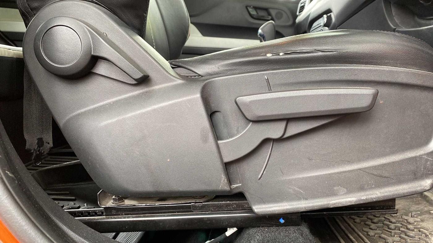 2022 Tata PUNCH ACCOMPLISHED AMT, Petrol, Automatic, 25,040 km, Driver Side Adjustment Panel