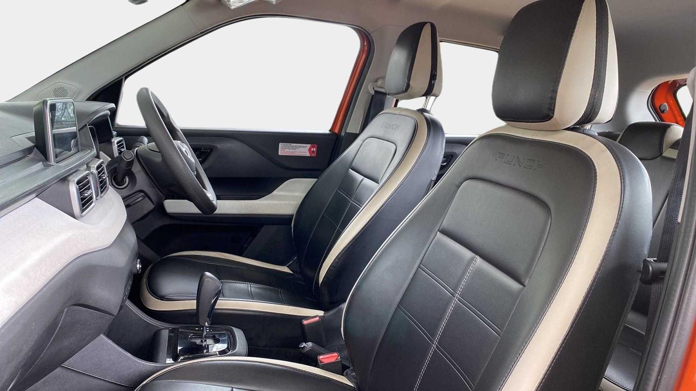 2022 Tata PUNCH ACCOMPLISHED AMT, Petrol, Automatic, 25,040 km, Right Side Front Door Cabin