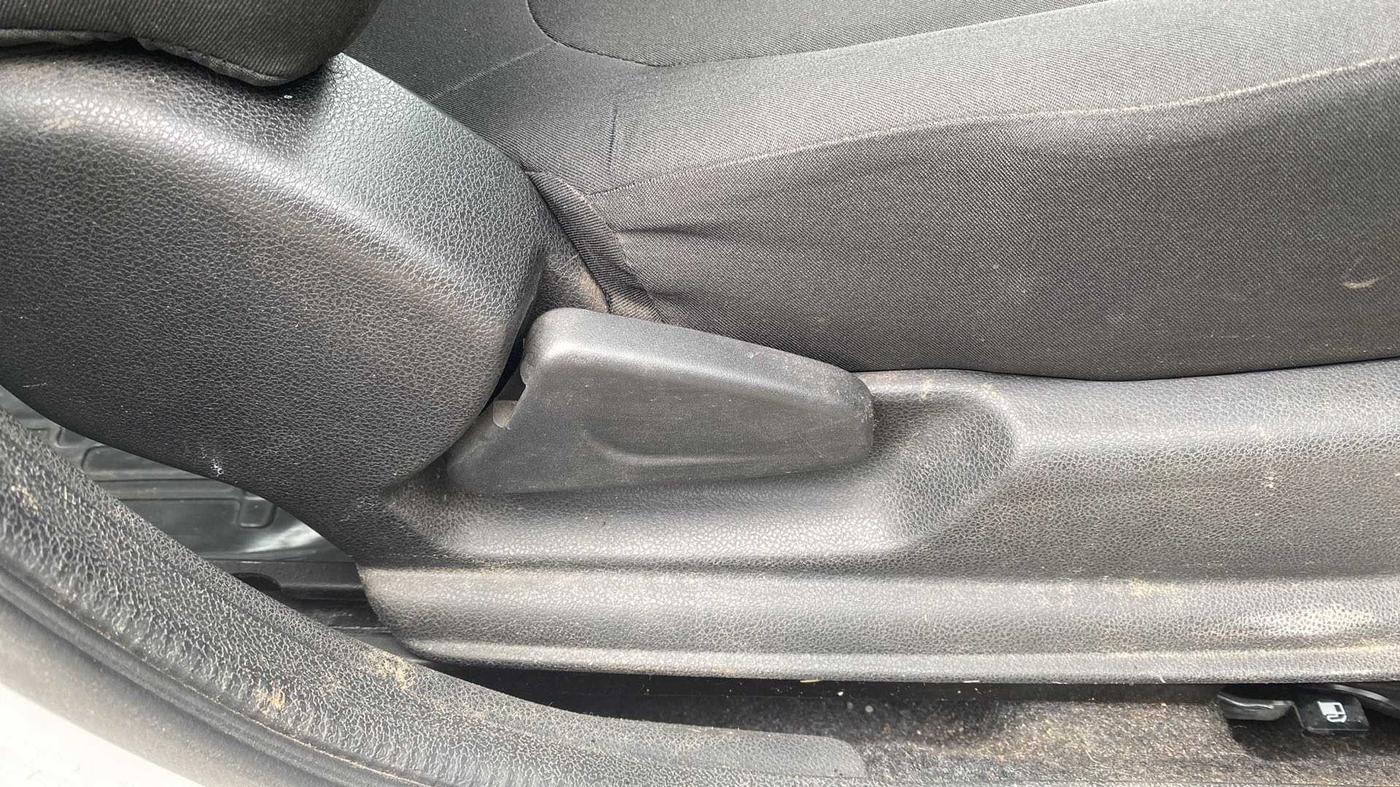 2019 Renault Kwid RXT 0.8 (O), Petrol, Manual, 6,098 km, Driver Side Adjustment Panel