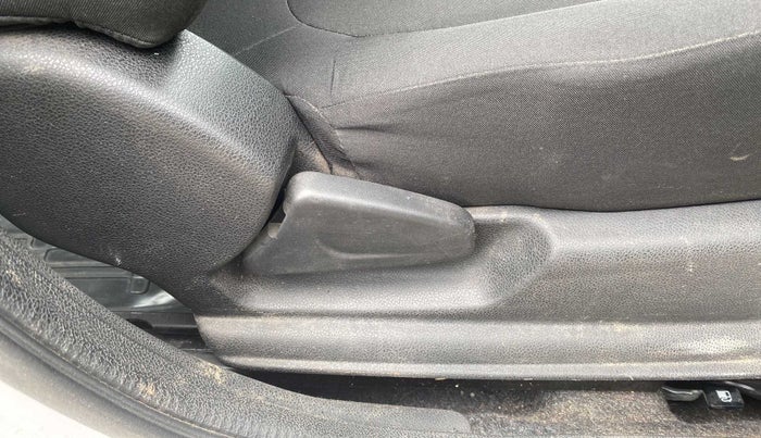 2019 Renault Kwid RXT 0.8 (O), Petrol, Manual, 6,098 km, Driver Side Adjustment Panel