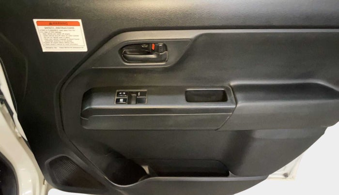 2020 Maruti New Wagon-R LXI CNG 1.0, CNG, Manual, 74,912 km, Driver Side Door Panels Control
