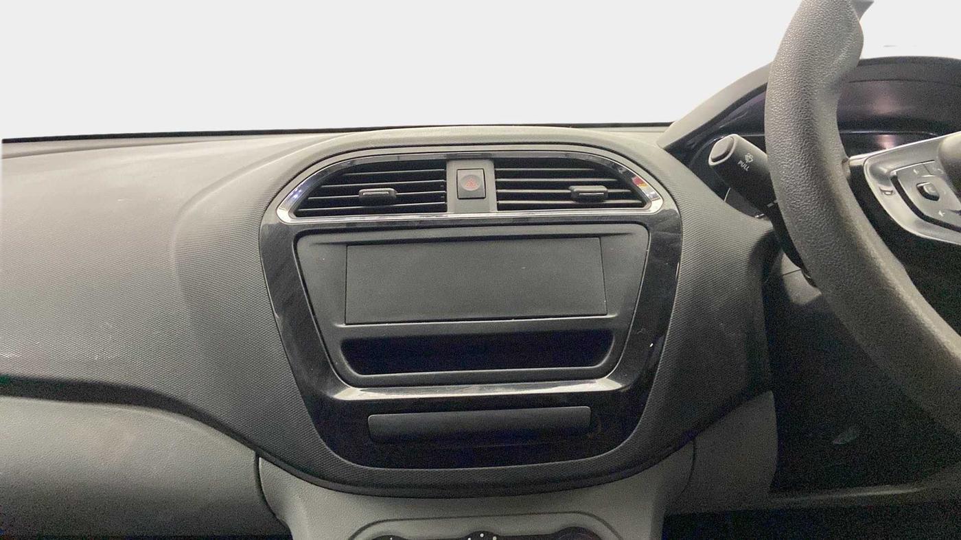 2023 Tata Tiago XT (O) PETROL, Petrol, Manual, 17,559 km, Air Conditioner