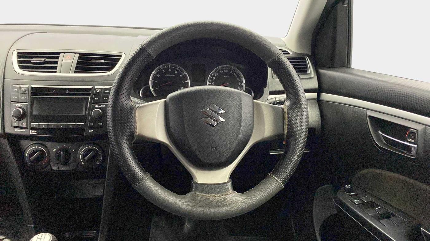 2015 Maruti Swift VXI, Petrol, Manual, 36,306 km, Steering Wheel Close Up