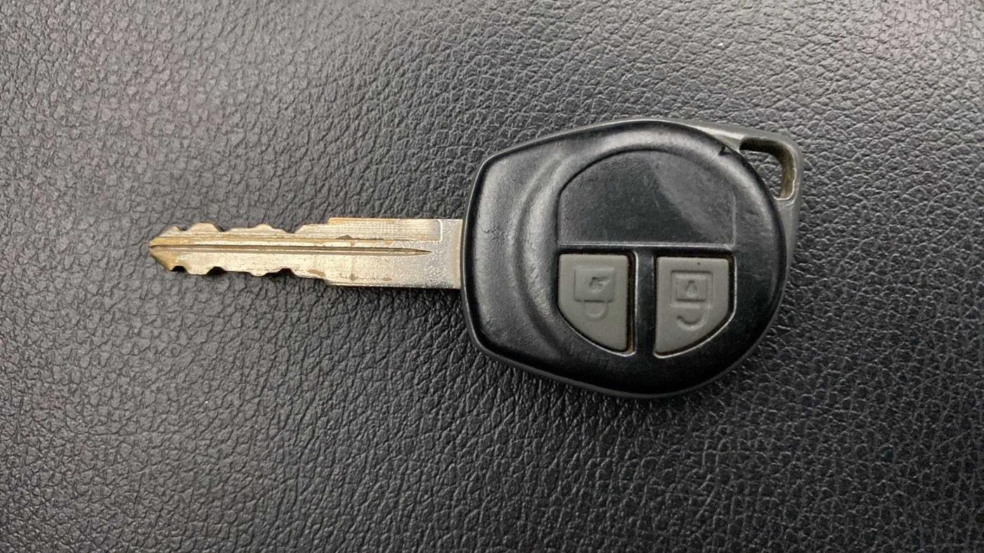 2015 Maruti Swift VXI, Petrol, Manual, 36,306 km, Key Close Up