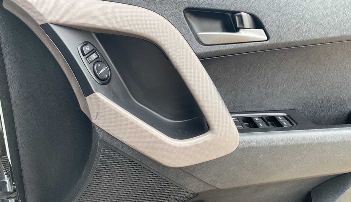 2017 Hyundai Creta SX PLUS 1.6 PETROL, Petrol, Manual, 59,159 km, Driver Side Door Panels Control