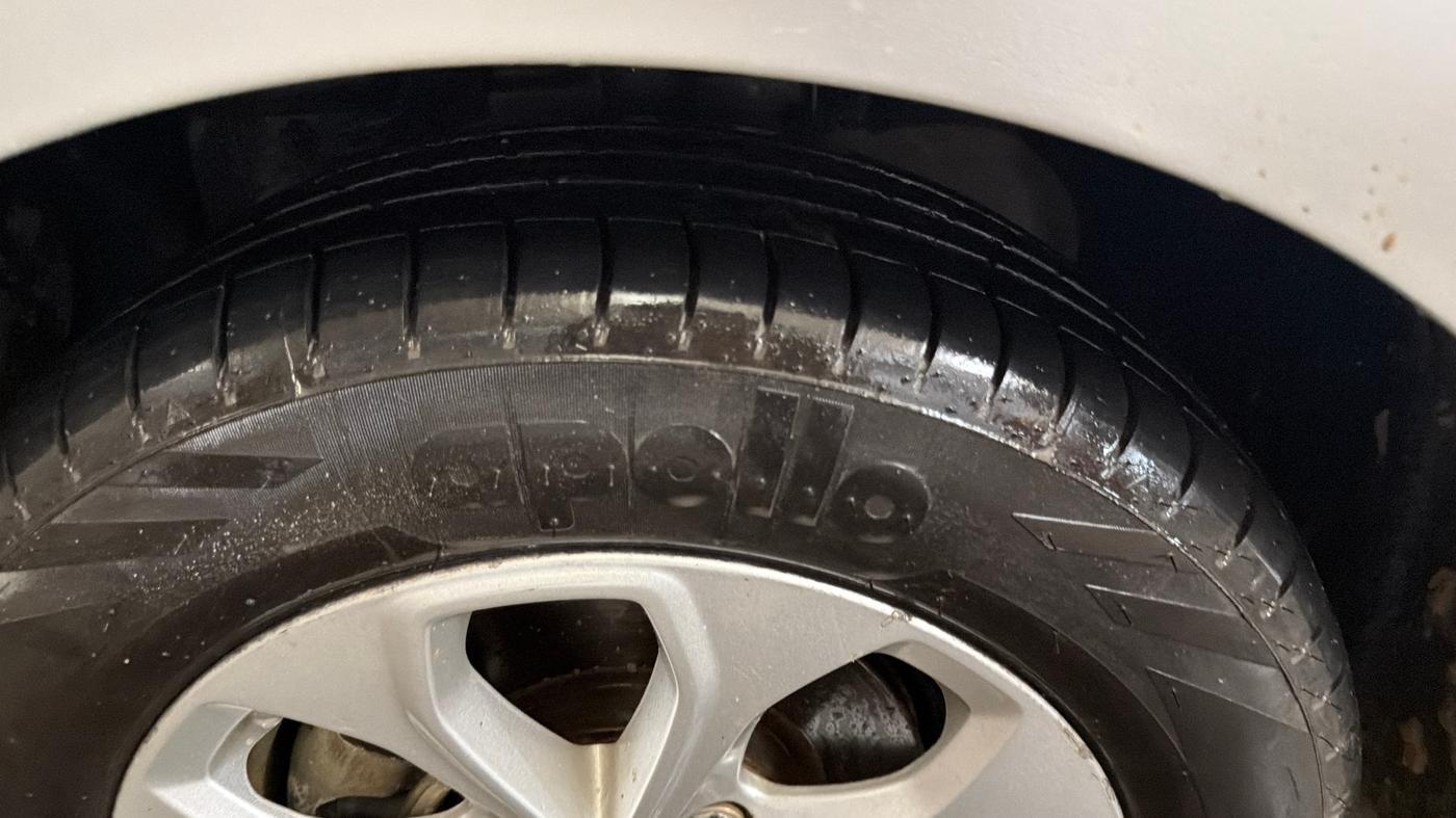 2017 Ford Figo Aspire TITANIUM 1.2 PETROL, CNG, Manual, 79,192 km, Left Front Tyre Tread