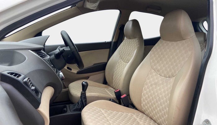 2018 Hyundai Eon ERA +, Petrol, Manual, 17,524 km, Right Side Front Door Cabin