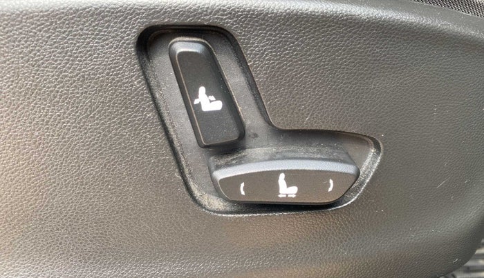 2019 MG HECTOR SHARP 1.5 DCT PETROL, Petrol, Automatic, 32,644 km, Driver Side Adjustment Panel
