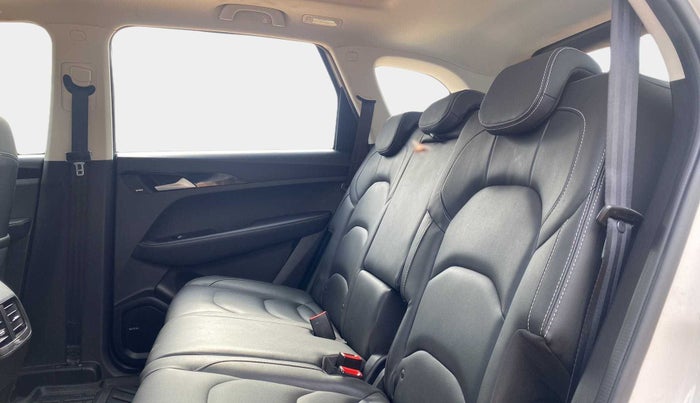2019 MG HECTOR SHARP 1.5 DCT PETROL, Petrol, Automatic, 32,644 km, Right Side Rear Door Cabin