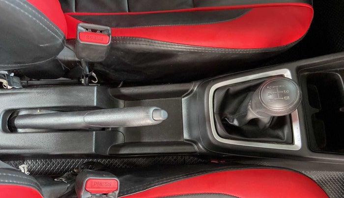 2023 Maruti Swift LXI, Petrol, Manual, 4,064 km, Gear Lever