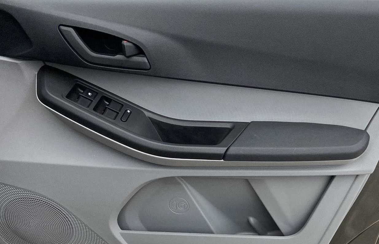 2023 Tata Tiago XM CNG, CNG, Manual, 16,890 km, Driver Side Door Panels Control