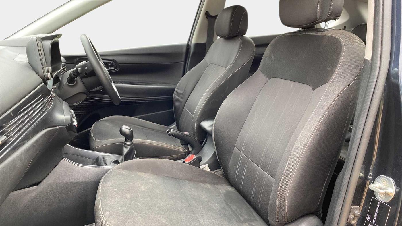 2021 Hyundai NEW I20 MAGNA 1.2 MT, CNG, Manual, 33,267 km, Right Side Front Door Cabin