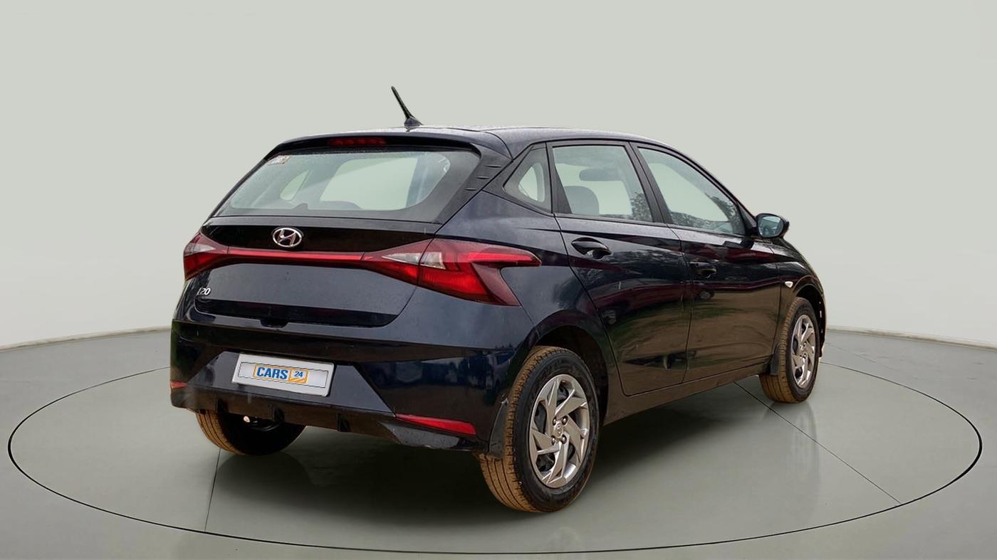 2021 Hyundai NEW I20 MAGNA 1.2 MT, CNG, Manual, 33,267 km, Right Back Diagonal