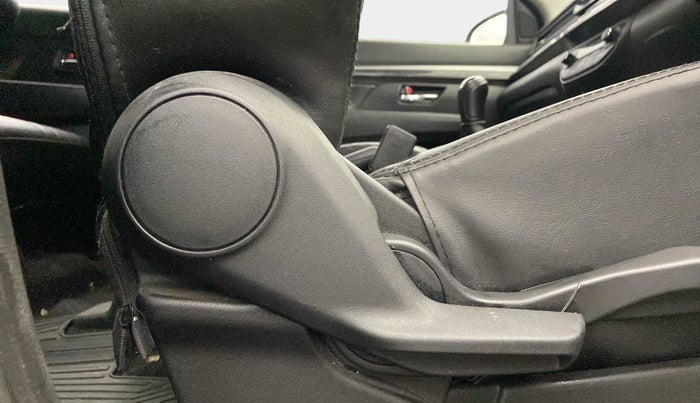 2022 Maruti XL6 ZETA MT, Petrol, Manual, 16,405 km, Driver Side Adjustment Panel