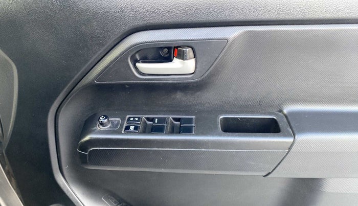 2020 Maruti New Wagon-R VXI (O) 1.2 AMT, Petrol, Automatic, 29,162 km, Driver Side Door Panels Control