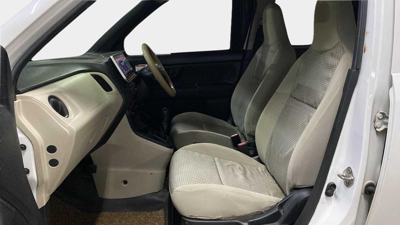 2019 Maruti New Wagon-R LXI CNG 1.0, CNG, Manual, 86,195 km, Right Side Front Door Cabin