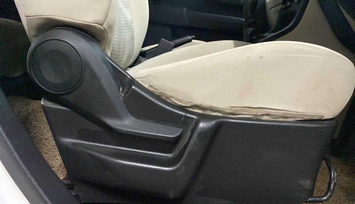 2019 Maruti New Wagon-R LXI CNG 1.0, CNG, Manual, 86,195 km, Driver Side Adjustment Panel