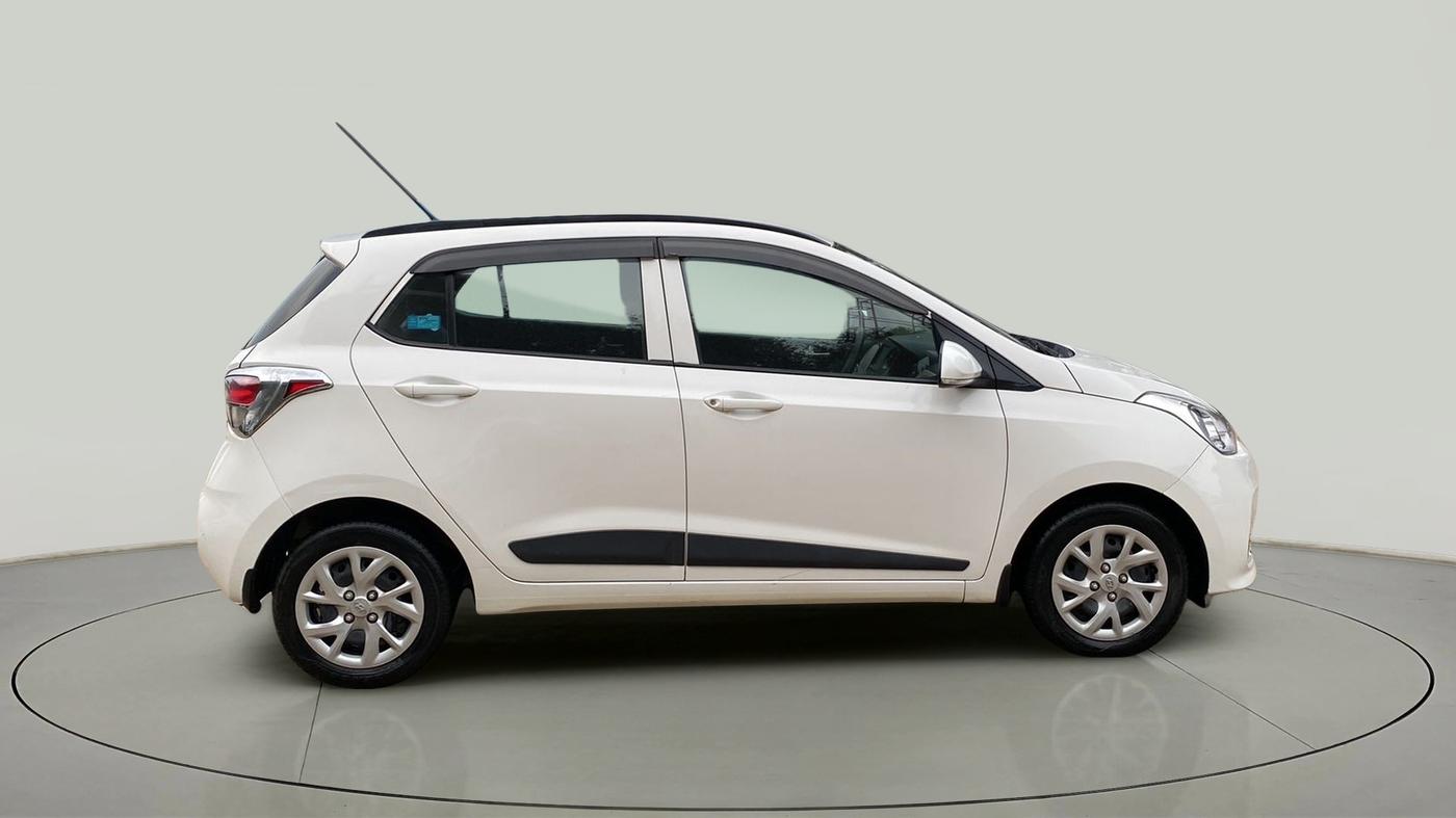 2018 Hyundai Grand i10 SPORTZ 1.2 KAPPA VTVT, Petrol, Manual, 21,306 km, Right Side View