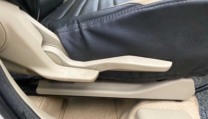 2020 Maruti Dzire VXI, Petrol, Manual, 1,08,059 km, Driver Side Adjustment Panel