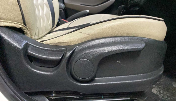 2018 Hyundai Elite i20 ASTA 1.2  CVT, Petrol, Automatic, 29,731 km, Driver Side Adjustment Panel