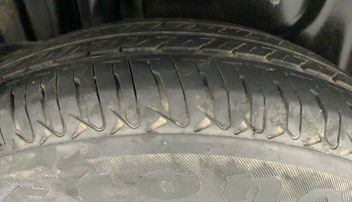 2012 Maruti Swift Dzire VXI, Petrol, Manual, 75,395 km, Right Rear Tyre Tread